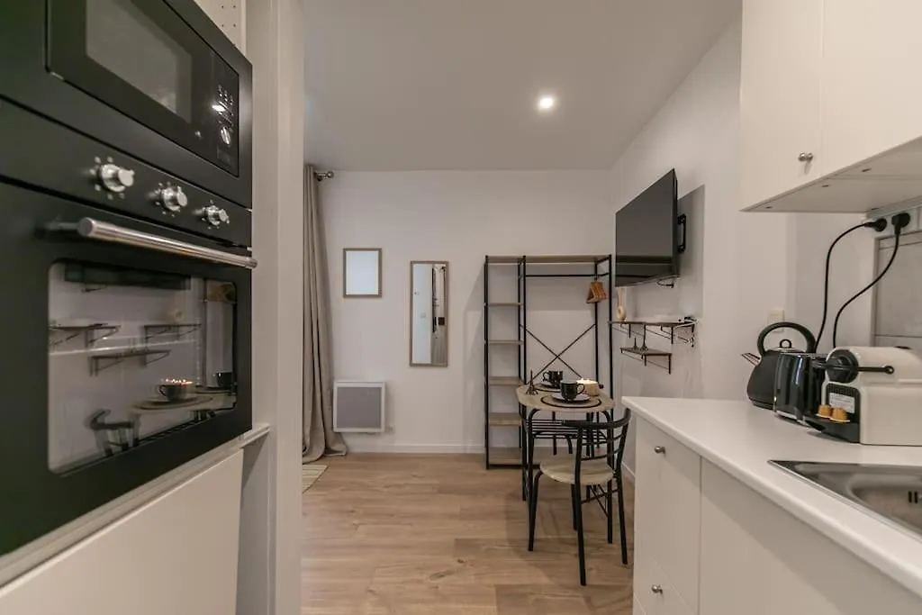 Cosy Centre 18 Apartment Paris