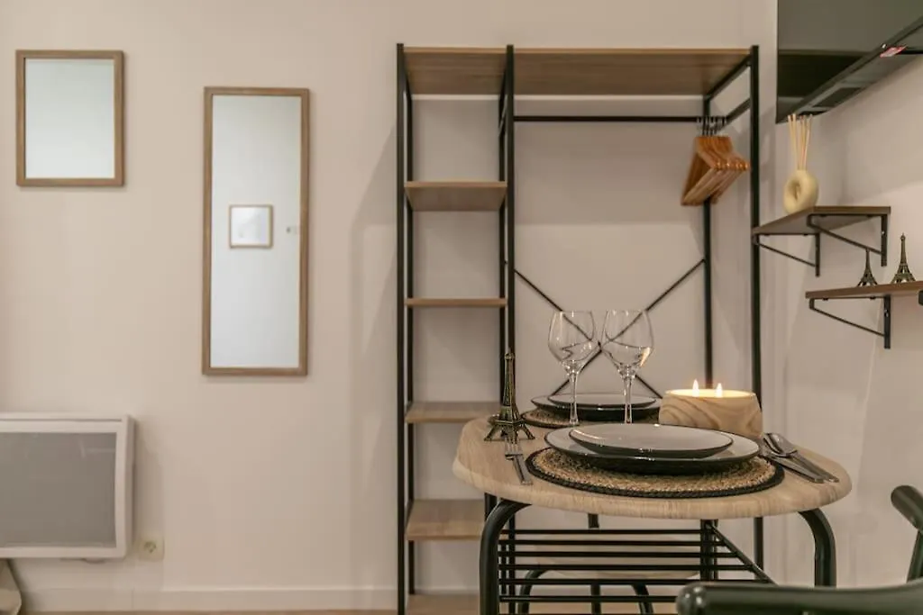 Cosy Centre 18 Apartment Paris