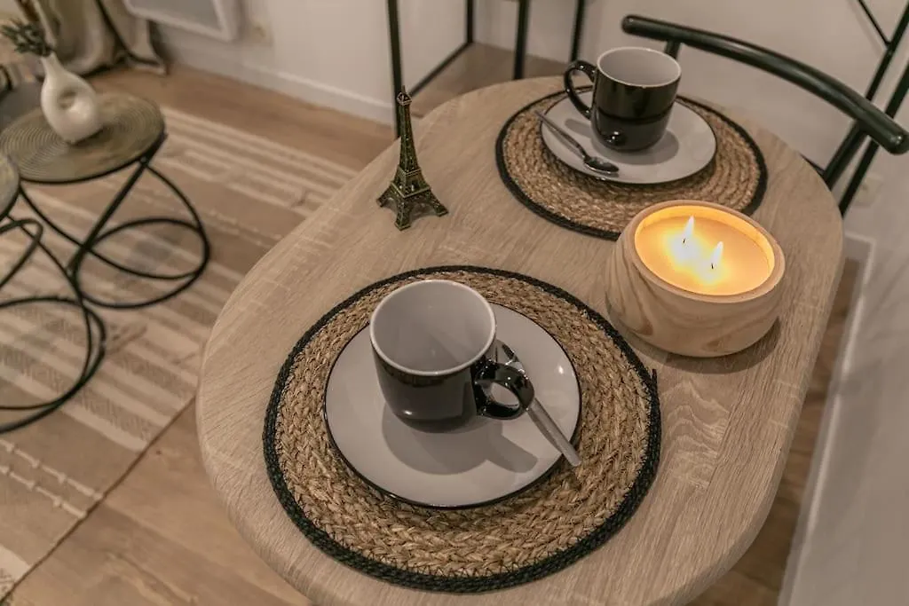 Cosy Centre 18